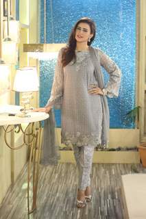 Madiha Naqvi feet photo 17