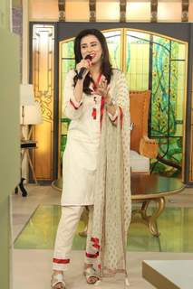 Madiha Naqvi feet photo 11