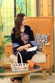 Madiha Naqvi feet photo 6