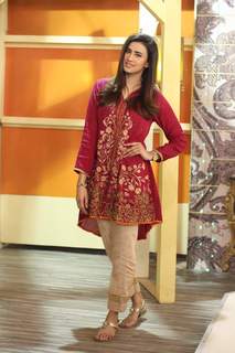 Madiha Naqvi feet photo 16