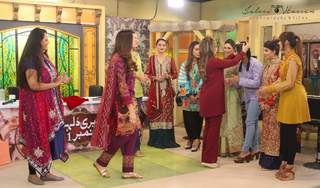 Madiha Naqvi feet photo 9