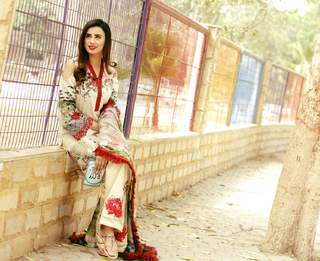 Madiha Naqvi feet photo 20
