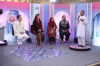 Madiha Naqvi feet photo 11