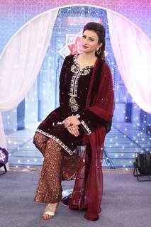 Madiha Naqvi feet photo 10