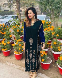 Madiha Naqvi feet photo 4