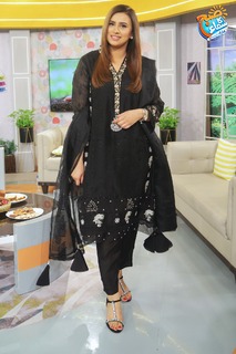 Madiha Naqvi feet photo 20