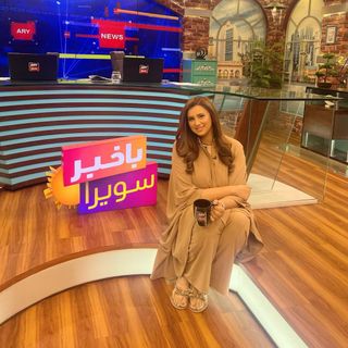 Madiha Naqvi feet photo 4