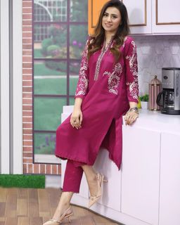 Madiha Naqvi feet photo 20