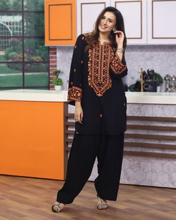 Madiha Naqvi feet photo 8