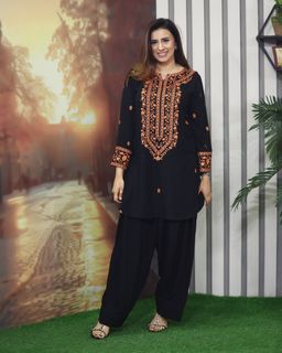 Madiha Naqvi feet photo 7