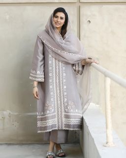 Madiha Naqvi feet photo 20