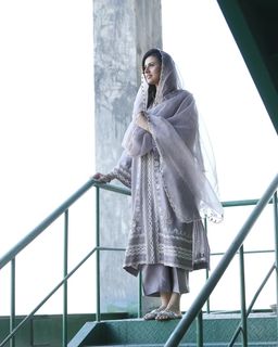 Madiha Naqvi feet photo 17
