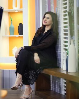 Madiha Naqvi feet photo 5