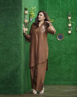 Madiha Naqvi feet photo 12