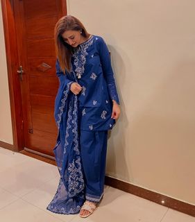 Madiha Naqvi feet photo 6