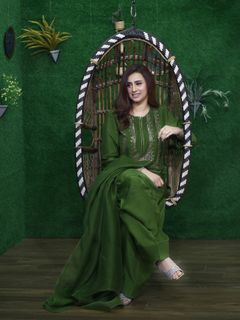 Madiha Naqvi feet photo 10