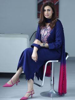 Madiha Naqvi feet photo 1