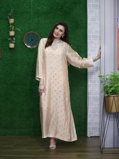 Madiha Naqvi feet photo 15