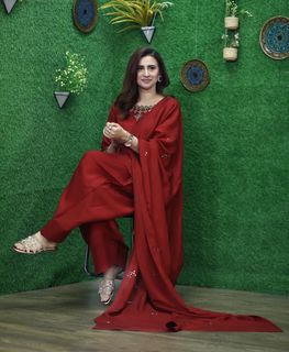 Madiha Naqvi feet photo 2