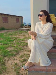 Madiha Naqvi feet photo 20