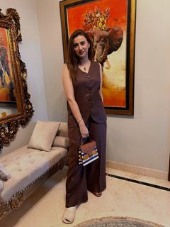 Madiha Naqvi feet photo 4