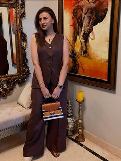 Madiha Naqvi feet photo 3