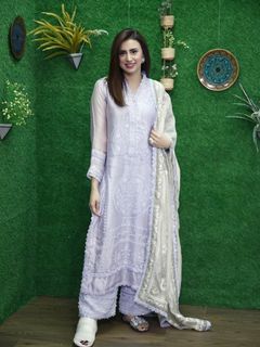 Madiha Naqvi feet photo 1
