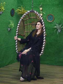 Madiha Naqvi feet photo 3