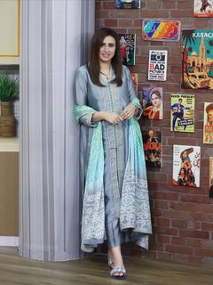 Madiha Naqvi feet photo 14