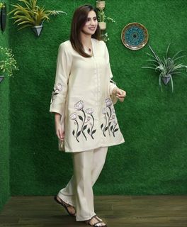Madiha Naqvi feet photo 20