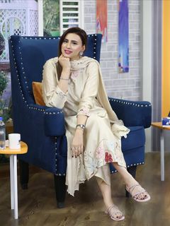Madiha Naqvi feet photo 4
