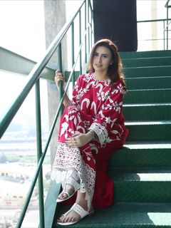 Madiha Naqvi feet photo 18