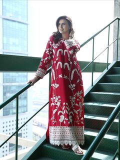 Madiha Naqvi feet photo 17