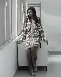 Madiha Naqvi feet photo 14