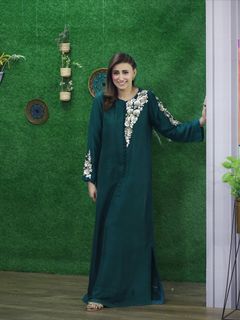Madiha Naqvi feet photo 9