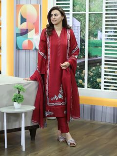 Madiha Naqvi feet photo 1