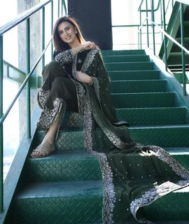 Madiha Naqvi feet photo 18