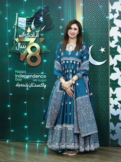 Madiha Naqvi feet photo 4