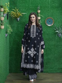 Madiha Naqvi feet photo 8