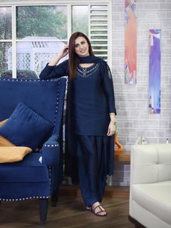Madiha Naqvi feet photo 13