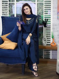 Madiha Naqvi feet photo 12