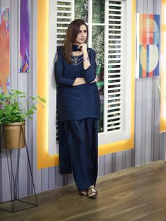 Madiha Naqvi feet photo 11