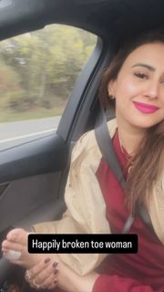 Madiha Naqvi feet photo 6