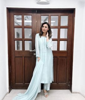 Madiha Naqvi feet photo 9