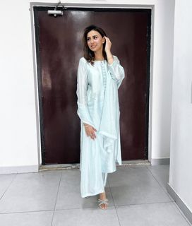 Madiha Naqvi feet photo 8