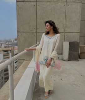 Madiha Naqvi feet photo 5