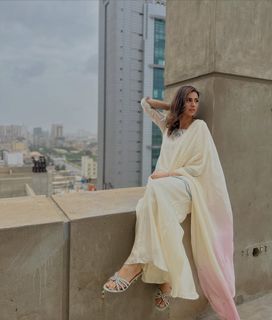 Madiha Naqvi feet photo 4
