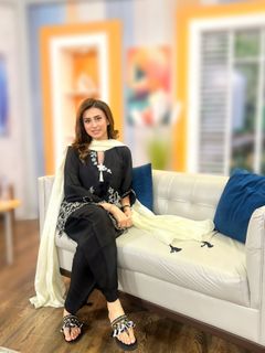 Madiha Naqvi feet photo 2