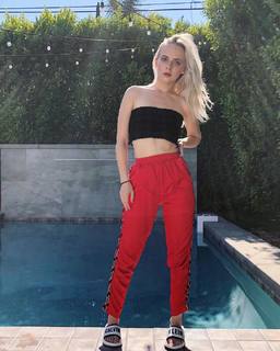 Madilyn Bailey feet photo 1