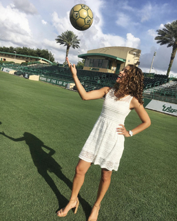 Madison Alworth feet photo 3